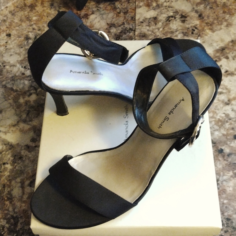 EUC Amanda Smith Black Satin heels - Picture 5 of 9